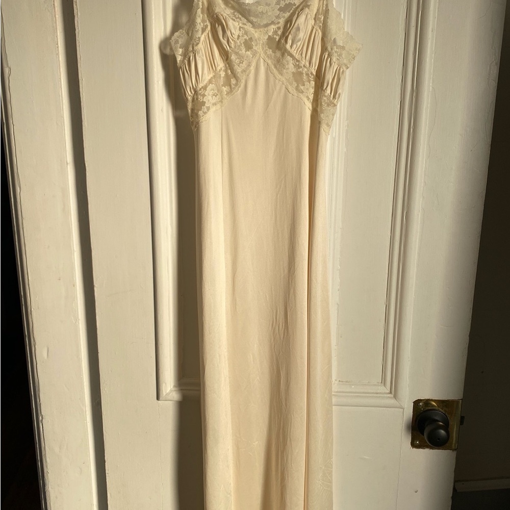 Vintage Cream Lace Nightgown with Ruffle Details